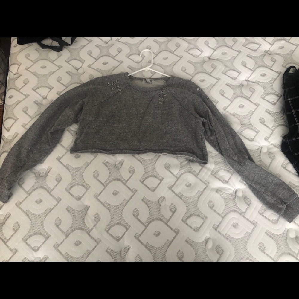 Long sleeve cropped sweater